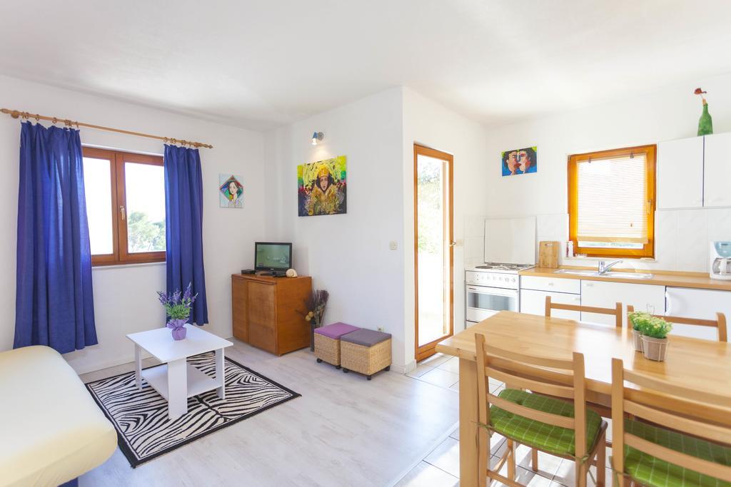 Meri Apartments - Puharic Makarska Rum bild