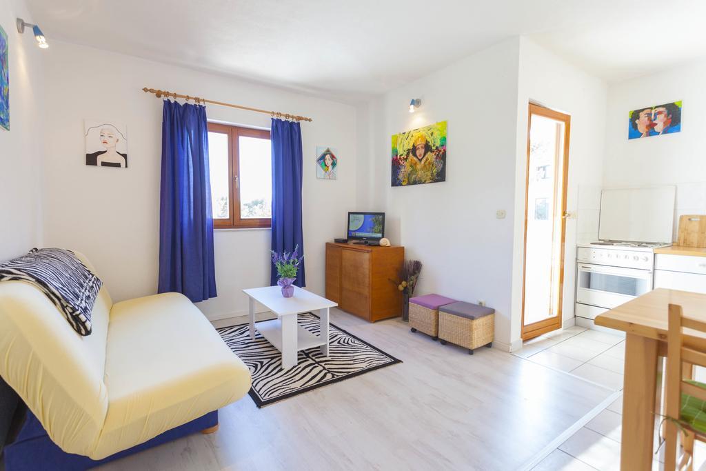 Meri Apartments - Puharic Makarska Rum bild