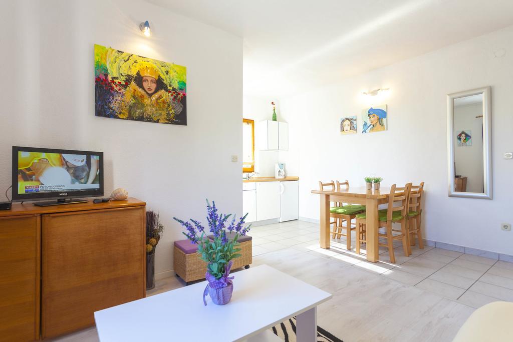 Meri Apartments - Puharic Makarska Rum bild