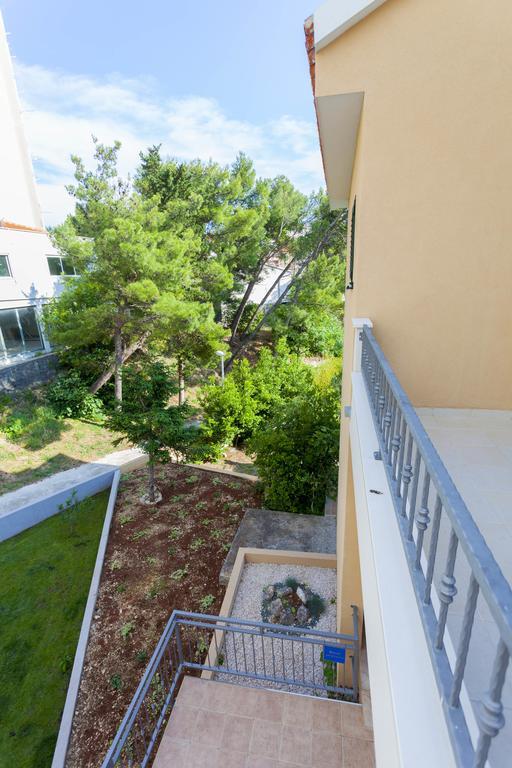 Meri Apartments - Puharic Makarska Exteriör bild