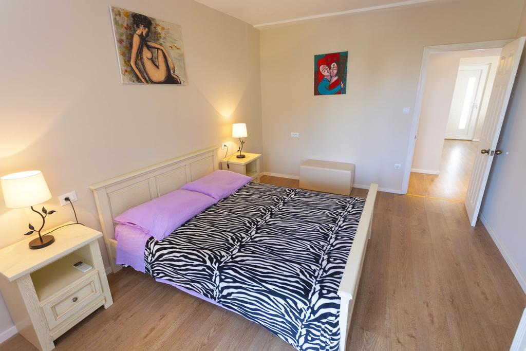 Meri Apartments - Puharic Makarska Exteriör bild