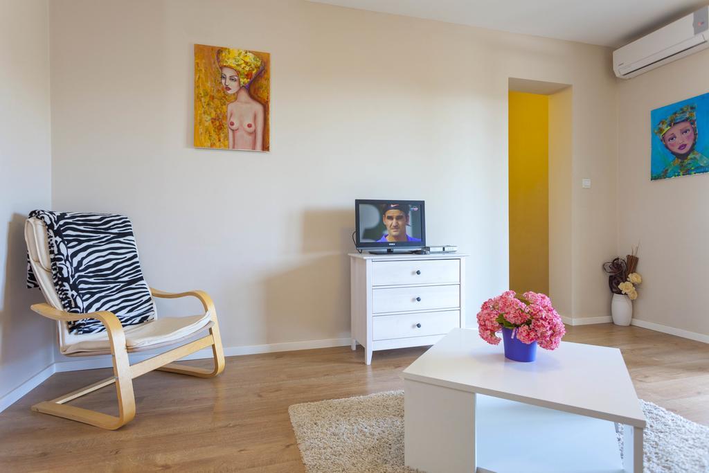 Meri Apartments - Puharic Makarska Rum bild