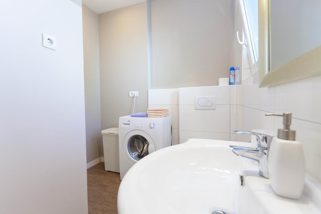 Meri Apartments - Puharic Makarska Rum bild